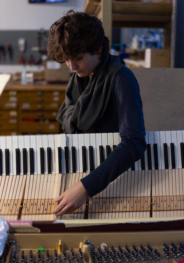 Barbara Duval, accordeur Pianos Parisot Toulouse