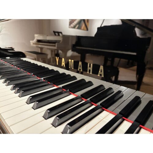 yamaha c3 | noir brillant