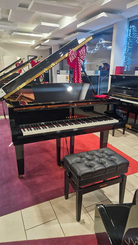 yamaha c3x | noir brillant yamaha c3x | noir brillant