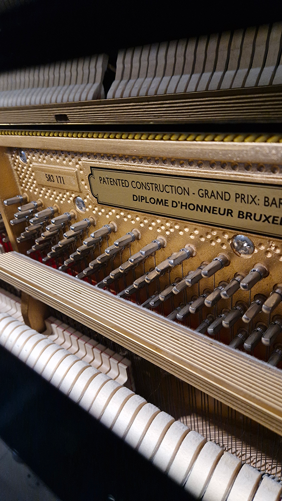 petrof 125 | occasion 2002 | noir brillant